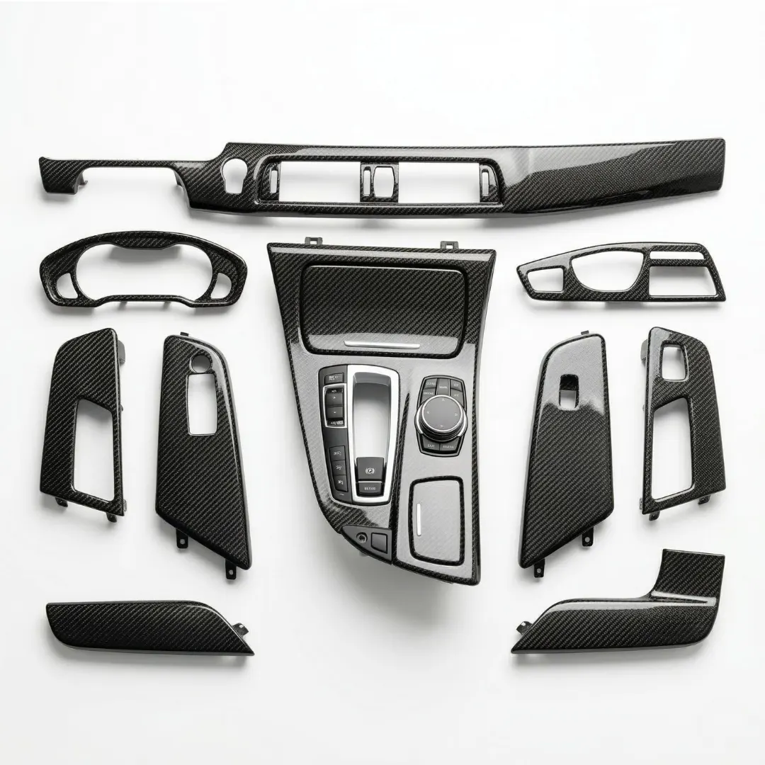 Set panel trim dashboard carbon fiber DEMIN dengan finishing lacquer dalam dan pola weave presisi, difoto di atas background studio putih
