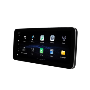 Head unit otomotif premium DEMIN layar 12 inci dengan bezel ultra tipis, tampilan UI gelap pada layar AMOLED dan bingkai aluminium brushed, difoto di atas background studio putih