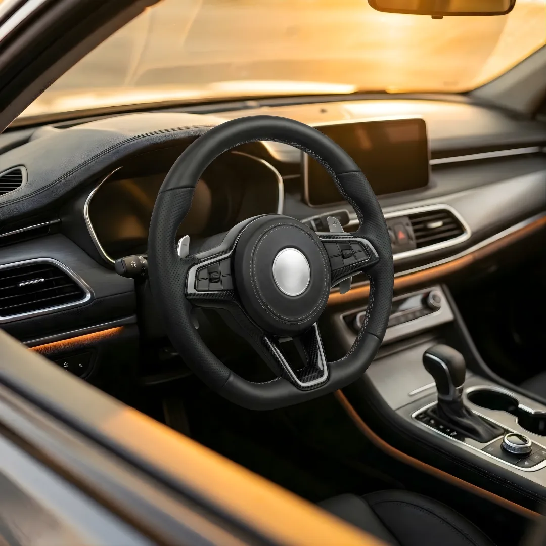 Setir sport DEMIN terpasang di dalam kabin mobil mewah dengan pencahayaan ambient lembut dan dashboard berbalut kulit