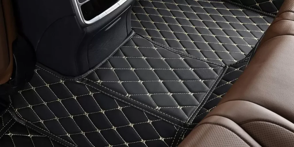 Karpet mobil bersih dan rapi di interior premium